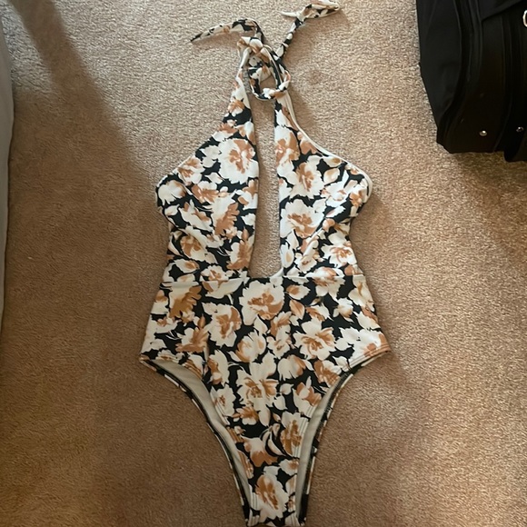Abercrombie floral one piece swim new without tags never worn size xs - Picture 1 of 5
